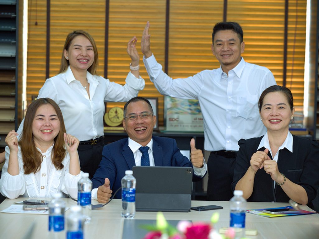 ĐỘI NGŨ NHÂN VIÊN QUẢN LÝ GIÀU KINH NGHIỆM